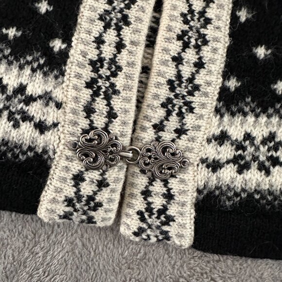 Cambridge Dry Goods 100% Wool Fair Isle Nordic Hook Front Sweater SMALL Cardigan - Picture 2 of 7